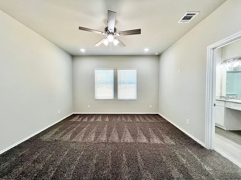 3501 NW Renfro St #204 — Photo 28