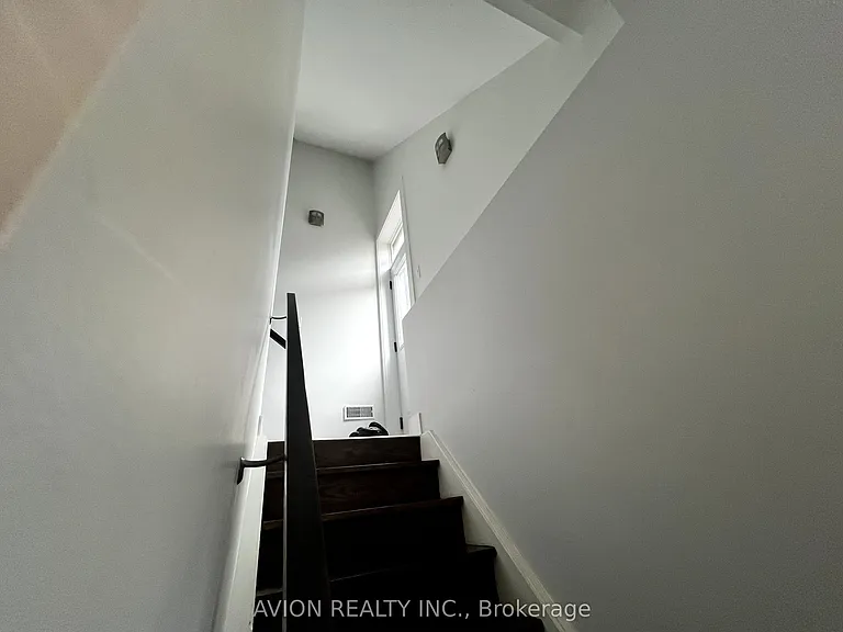 28 Monarchdale Ave #BASEMENT — Photo 4