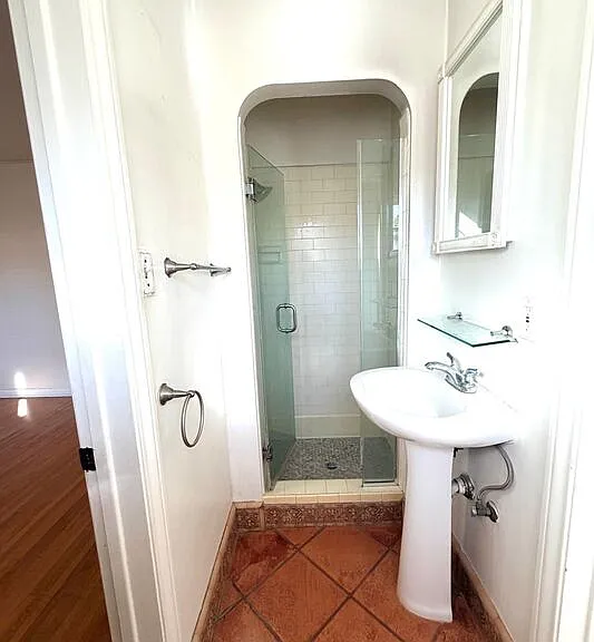 2342 Selby Ave — Photo 29