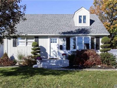 223 N Iowa Ave, Massapequa, NY, 11758