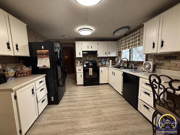 5th image of 440 W 16th St
