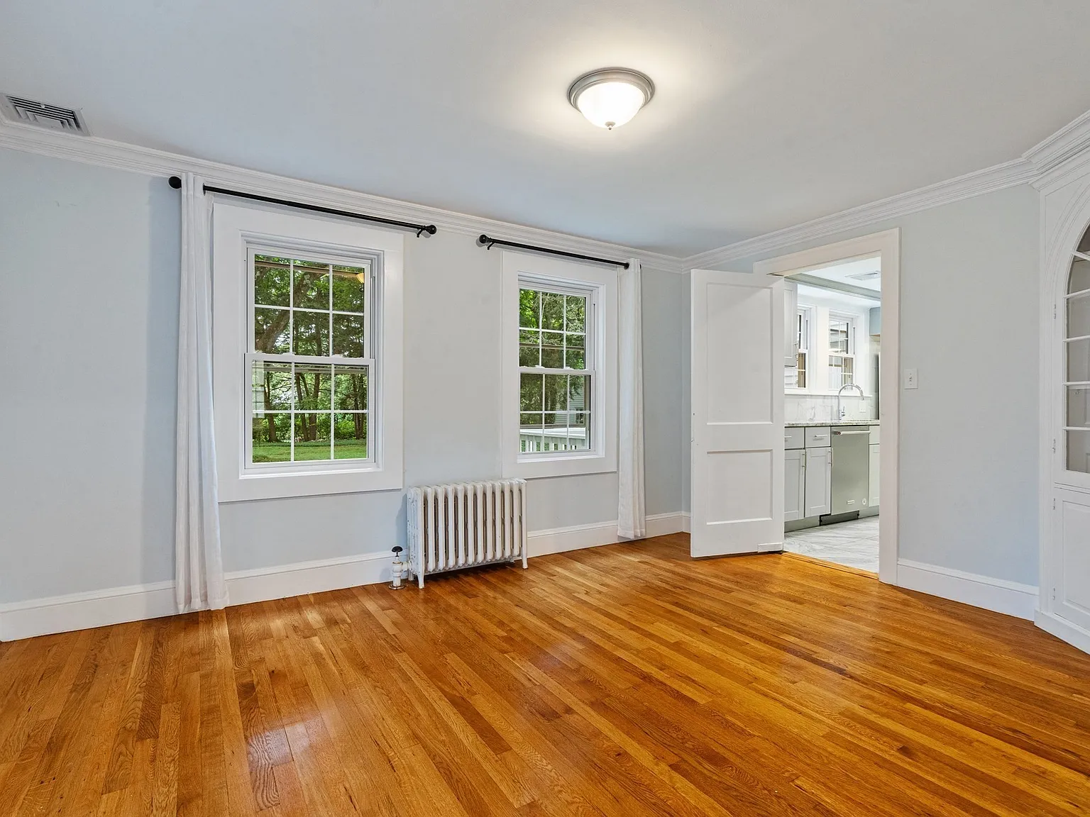 4 bed, 2.5 bath, 1838 sqft, $5,000 — Photo 4