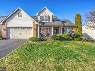 33 School Ln, Stevens, PA 17578