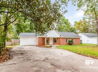 2374 Club House Rd, Mobile, AL 36605