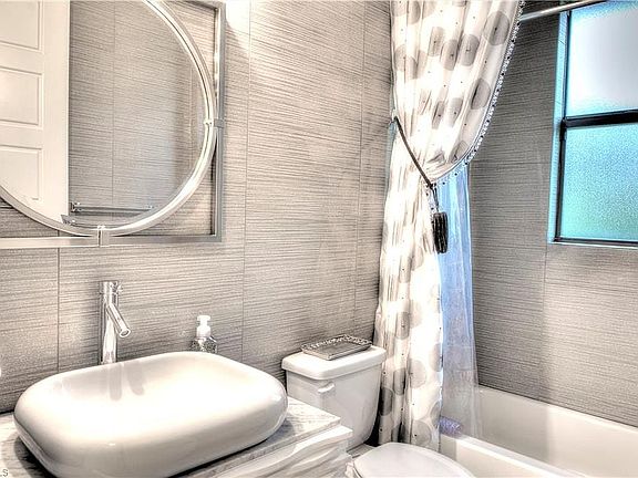 5th image of 5509 Chiquita Blvd S
