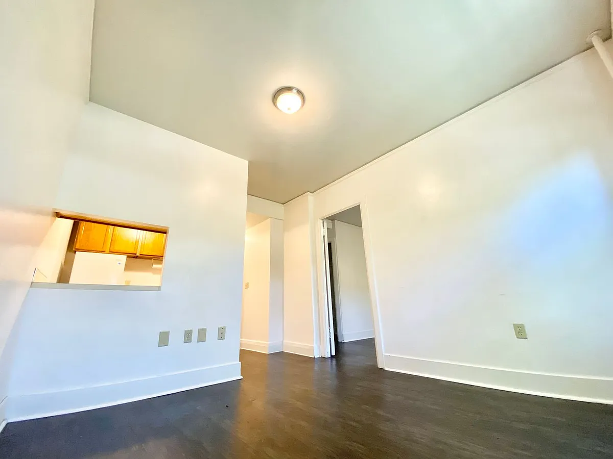 Building Photo - Burlingame Apartments