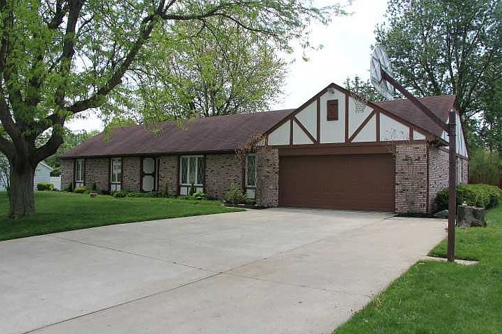 1st image of 835 Stratford Dr