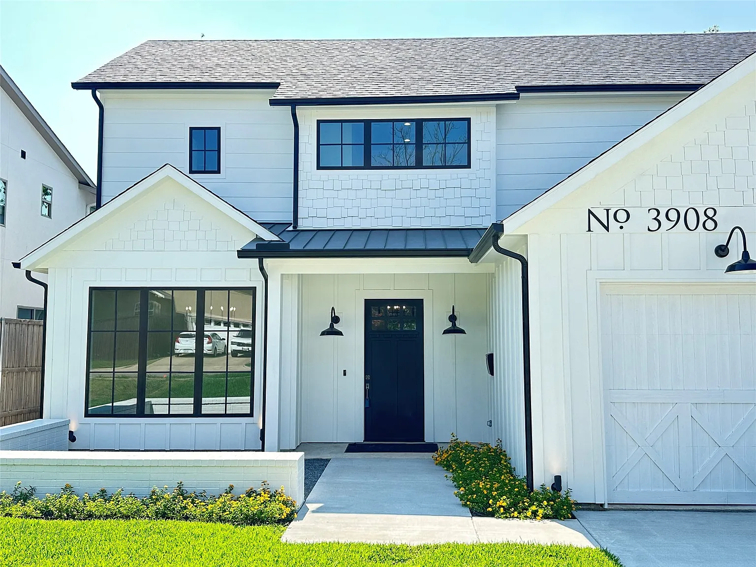 4 bed, 3.5 bath, 4281 sqft, $9,800 — Photo 2