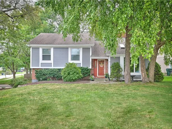 1801 W Cedar St, Olathe, KS 66061