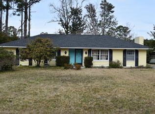 303 Fairview Dr, Beaufort, NC 28516