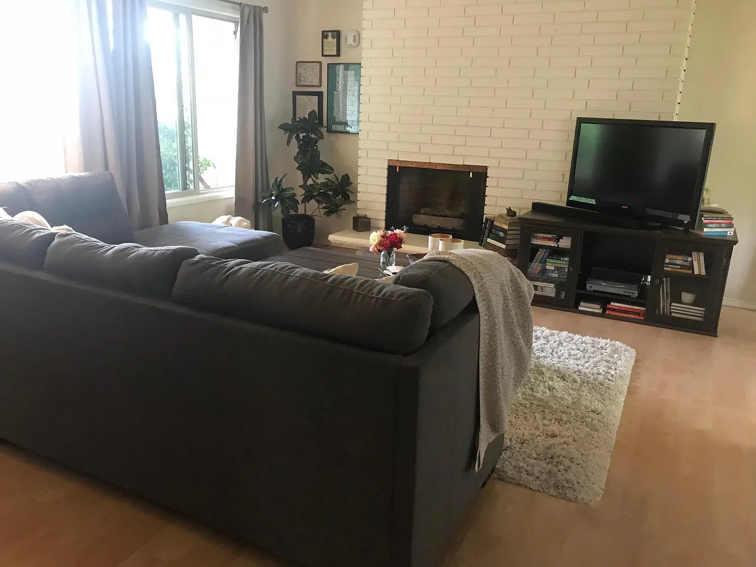 2 bed, 1012 sqft, $2,095 — Photo 3