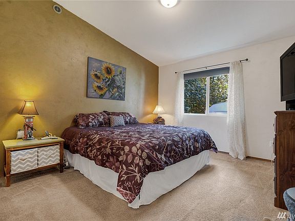 5th image of 20202 La Paloma Dr E