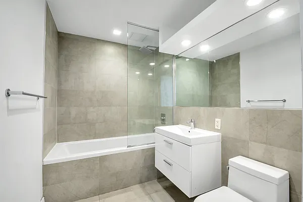 Rented by L Rose Realty (Brokerage) | media 27