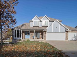 1219 Pembrooke Dr, Warrensburg, MO 64093