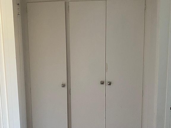 5th image of 349 Burchett St