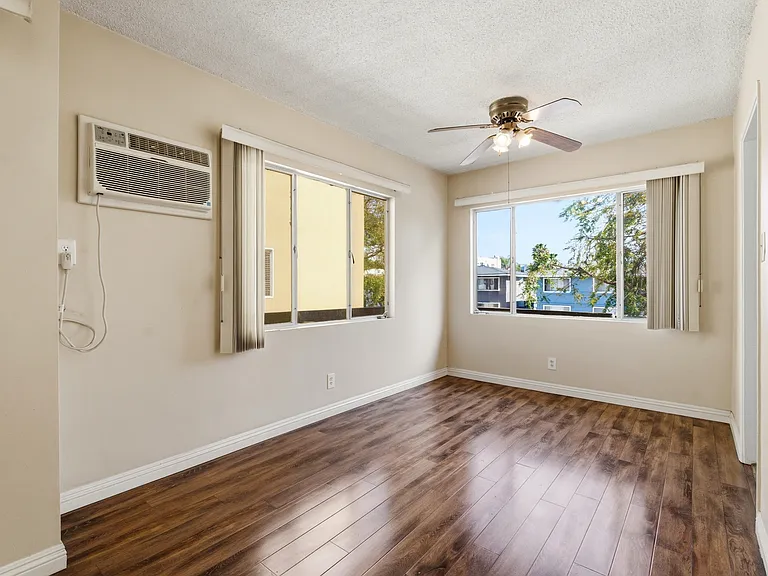 1475 S Wooster St #4 — Photo 19