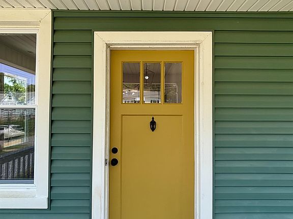 5th image of 419 Warren Ave