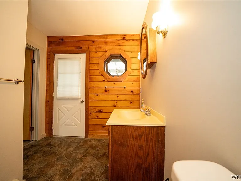 8376 Cobblestone Ct — Photo 35