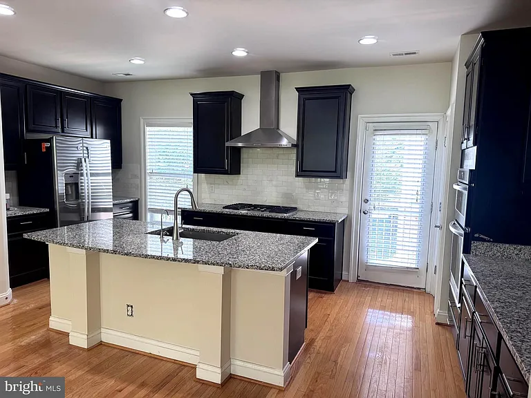 3083 Waterloo Ln — Photo 8