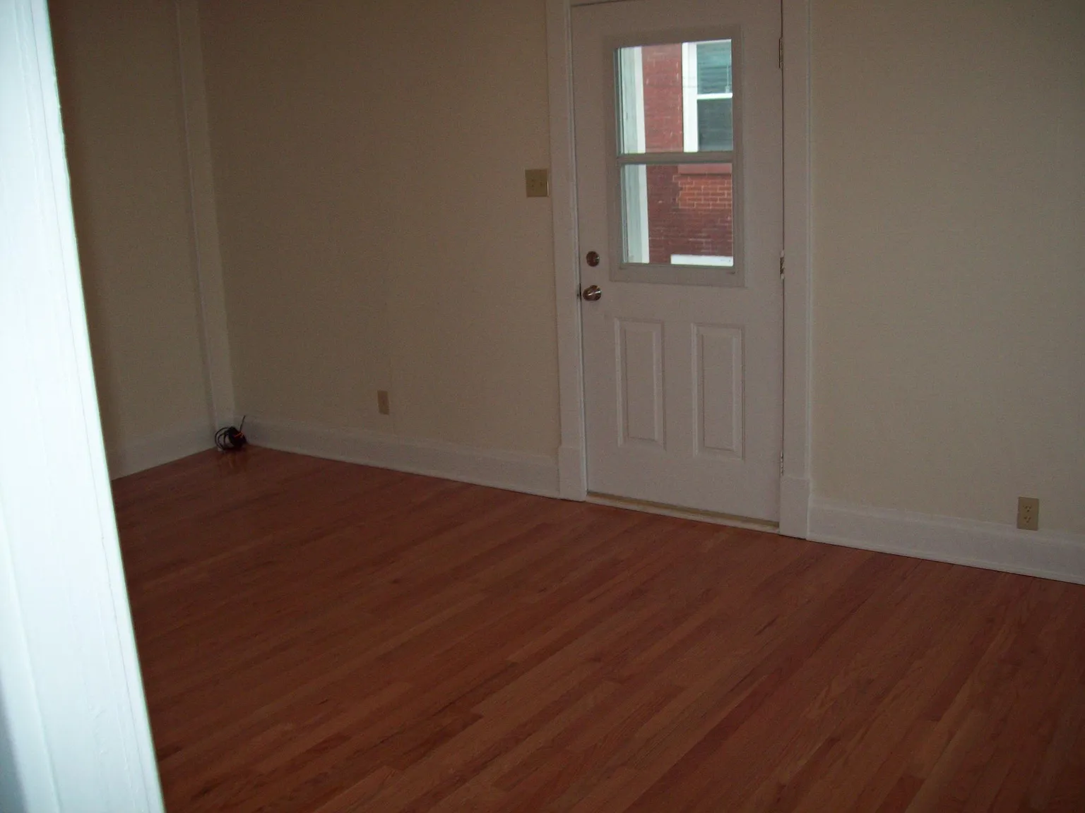 1 bed, 350 sqft, $775 — Photo 4