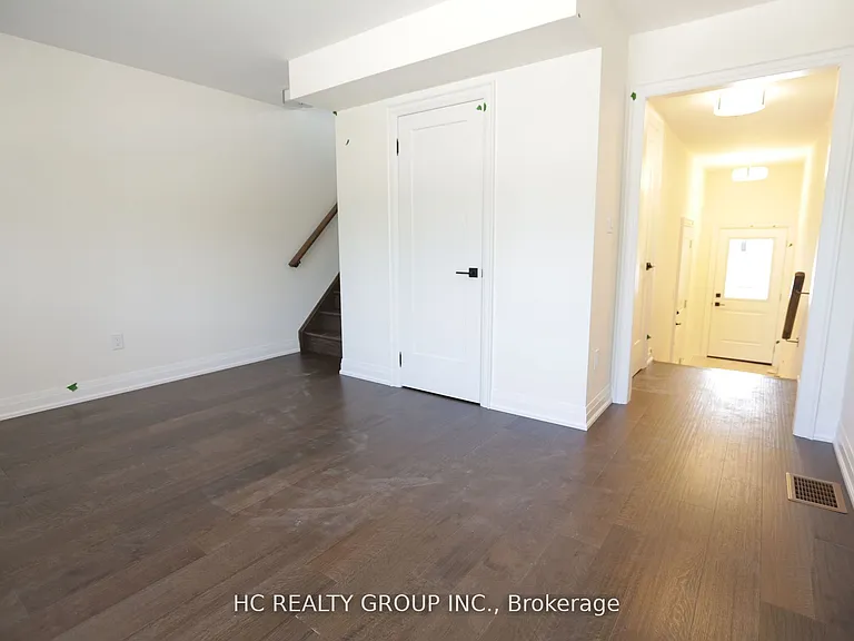 4245 Major Mackenzie Dr E — Photo 5