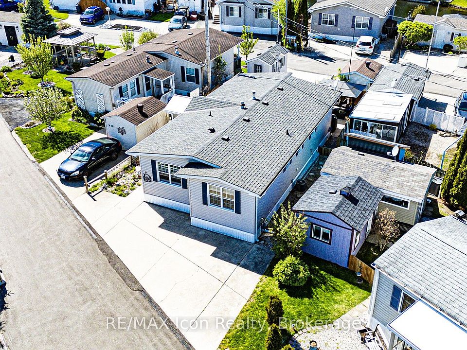 1st image of 11 Hemlock Cres