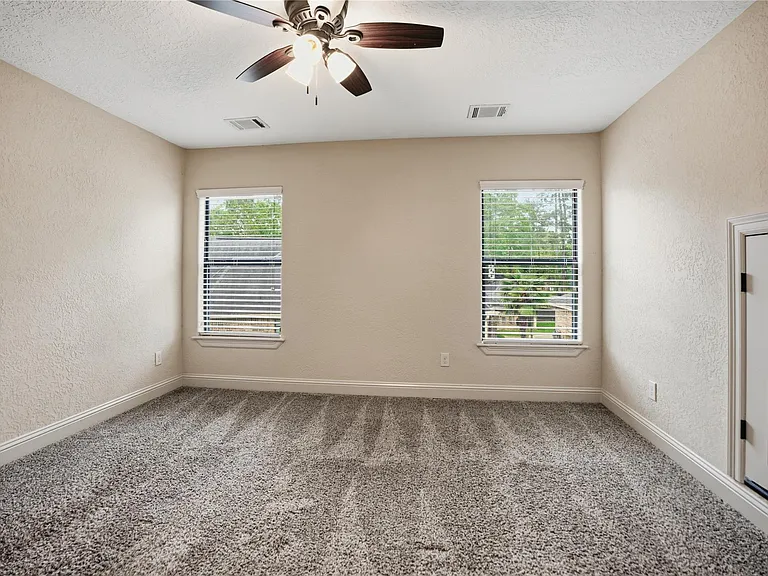 536 Stephen F Austin Dr — Photo 35