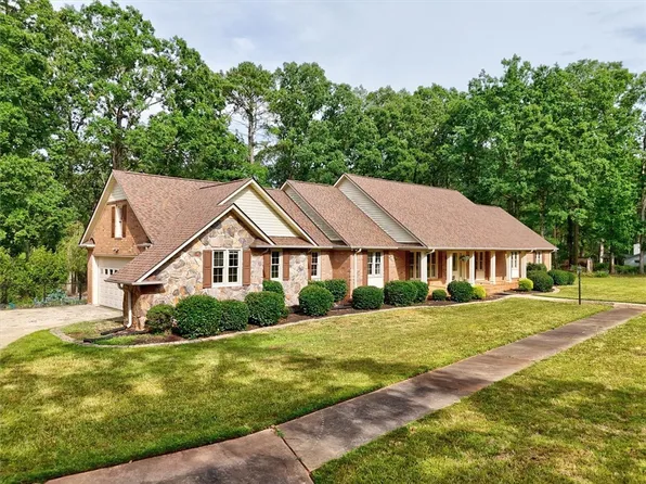 213 Guthrie Rd, Belton, SC 29627