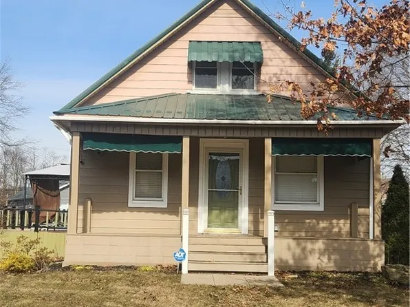 230 State Ave, Ellwood City, PA 16117
