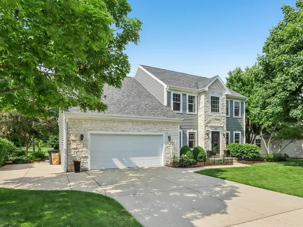 370 Yosemite ROAD, Oconomowoc, WI 53066