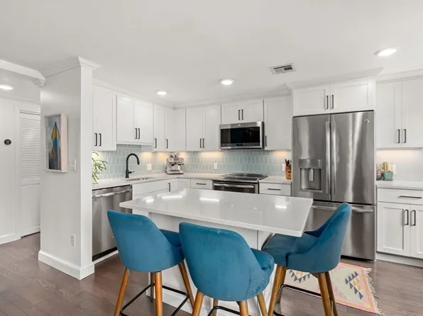 255 Bunker Hill St #2, Boston, MA 02129