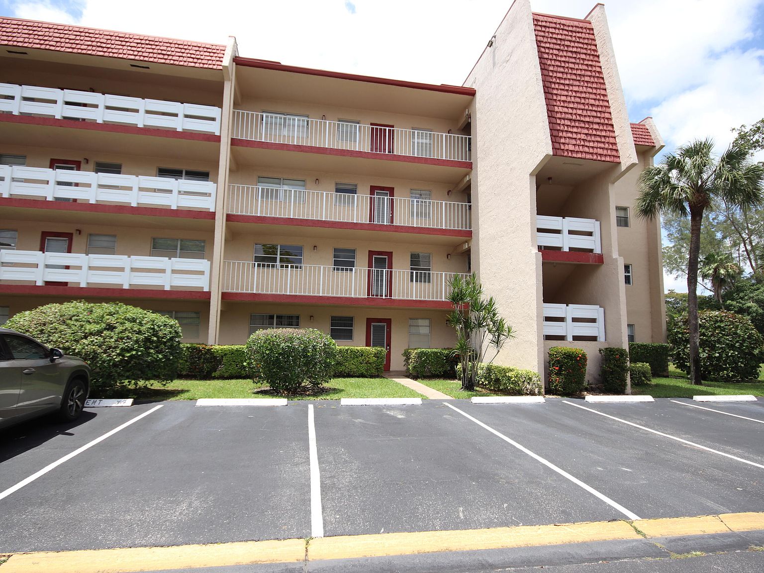 1025 Country Club Drive #108