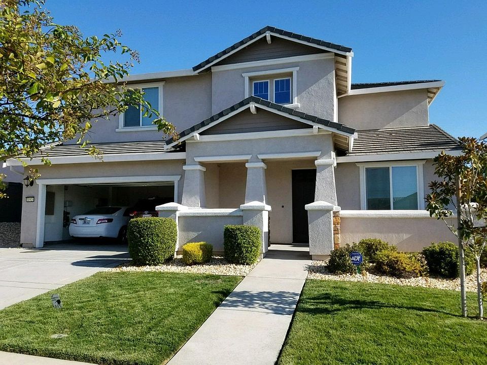 1st image of 11924 Country Garden Dr