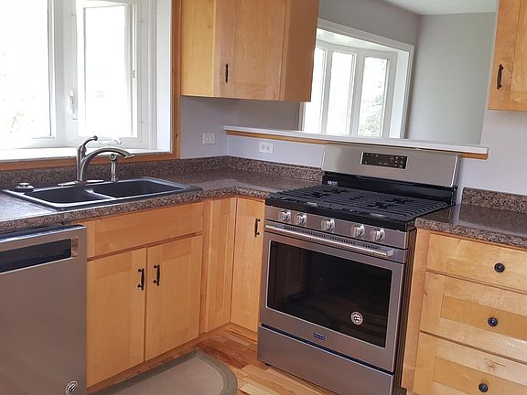 5th image of 143 McIntosh Ave