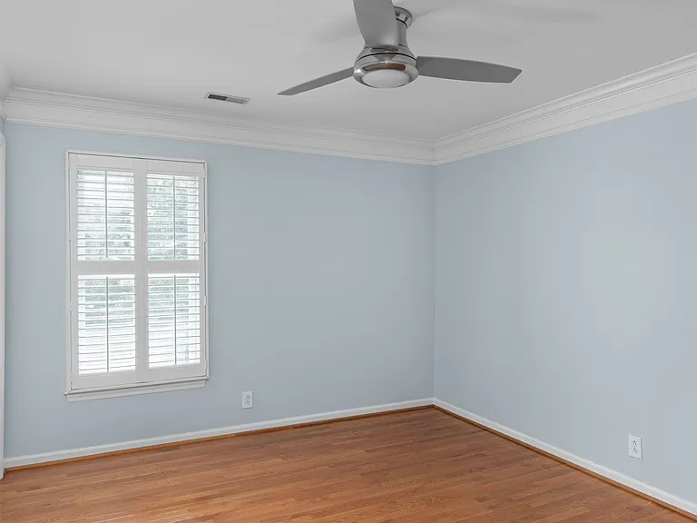 1520 Woodfield Ct — Photo 32