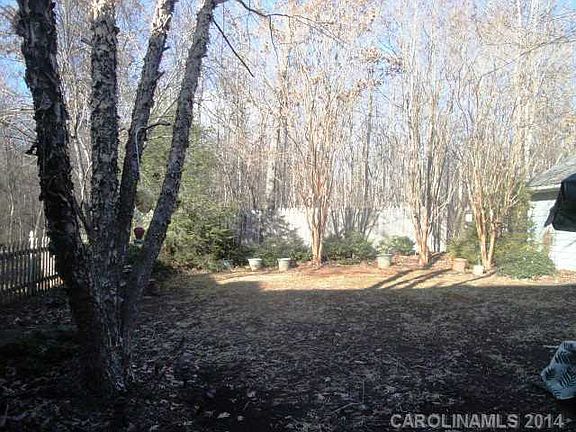 2nd image of 210 Autumn Wood Ln