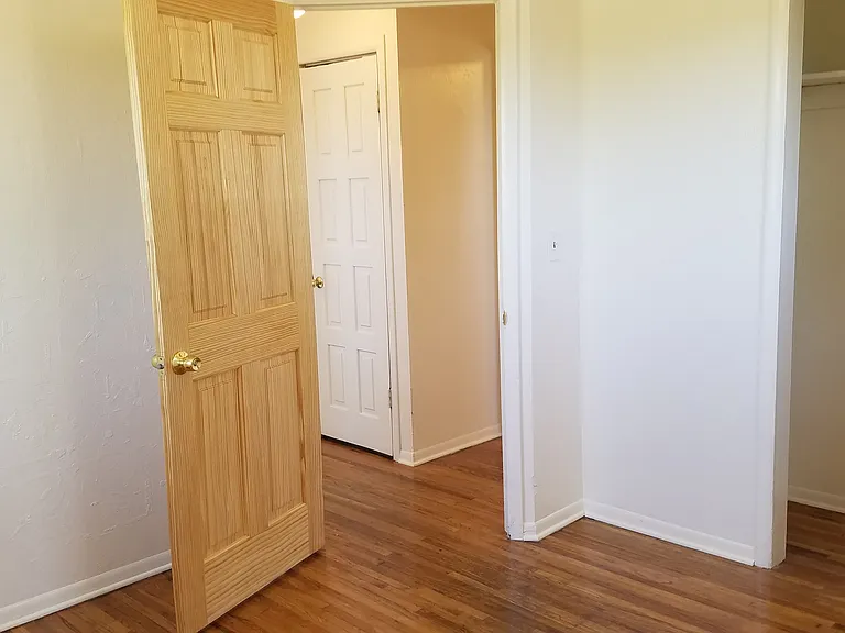 5564 S Grant St — Photo 15
