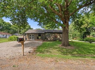 404 W 3rd St, Peculiar, MO 64078