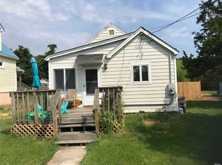 53 Elm Rd E, Mastic Beach, NY 11951