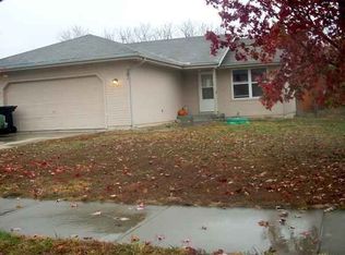 301 Park Dr, Auburn, KS 66402
