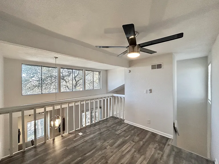 Tramor at Oak Run — Photo 23