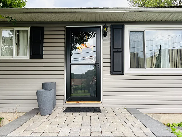2195 Rovaldi Ave — Photo 2