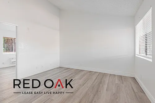 1542 Orizaba Ave #6 Photo 1