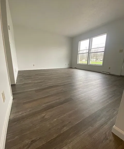 1477 Jackson Ave — Photo 4
