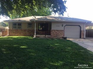 729 Ralph Ave, Salina, KS 67401
