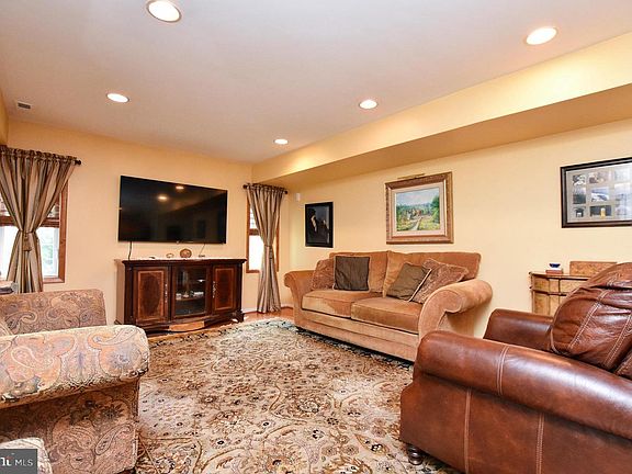 5th image of 26 Wendover Dr