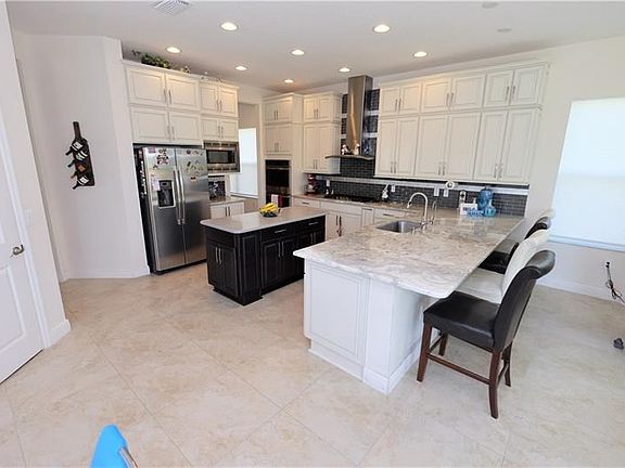 3rd image of 30137 Southernwood Ct