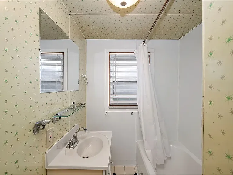 217 American Ave — Photo 20