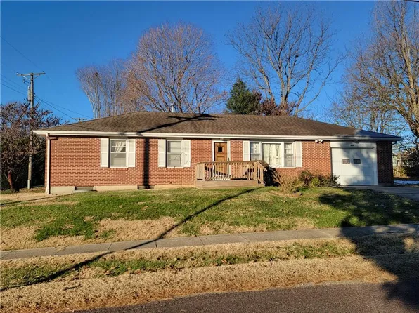 505 Pine St, Wellington, MO 64097