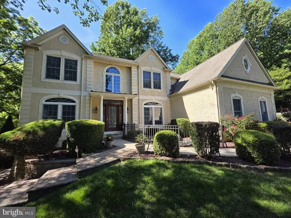 22 Taylors Mill Ln, Wilmington, DE 19808